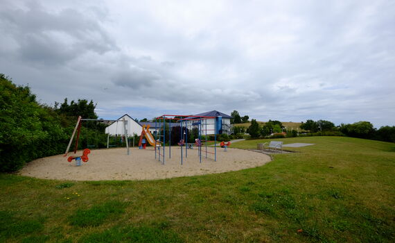 Haus am Südstrand in Göhren auf Rügen in der Ostsee - Kinderspielplatz